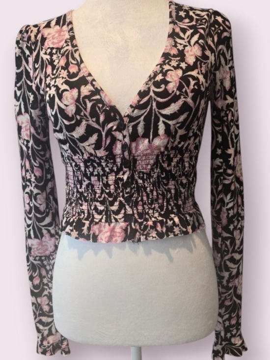 Urban Outfitters Tops - Urban Outfitters Pink Floral Smocked V-Neck Long Sleeve Top